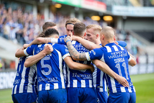 IFK Göteborgs Marcus Berg jublar med lagkamrater