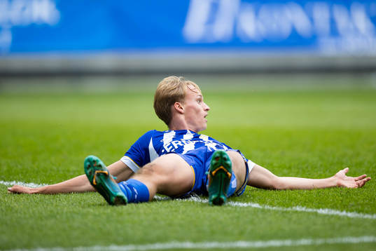 IFK Göteborgs Oscar Vilhelmsson liggande