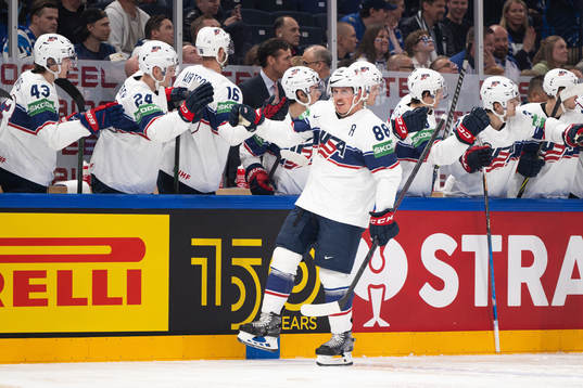 Nate Schmidt of USA celebrates the 0-1 goal