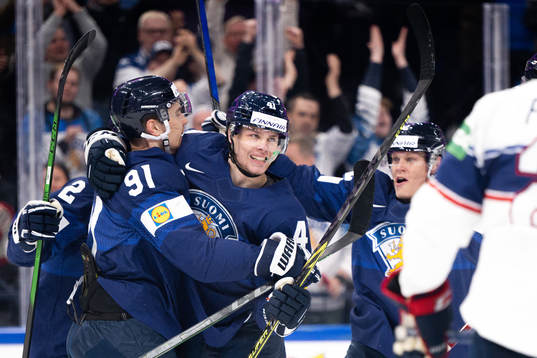 Miro Heiskanen of Finland celebrates the 1-1 goal