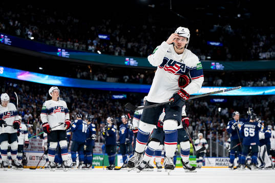 Andrew Peeke of USA looks dejected