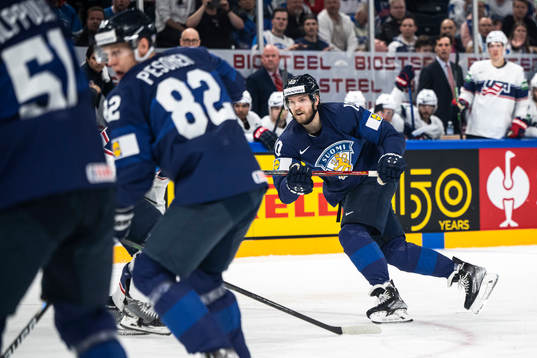 Joel Armia of Finland scores the 4-2 goal