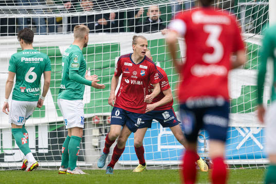 Östers Jesper Jonasson Westermark jublar