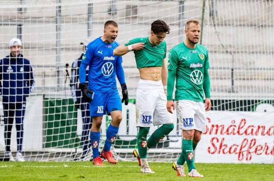 Jönköpings målvakt Felix Jakobsson, Adam Ben Lamin och