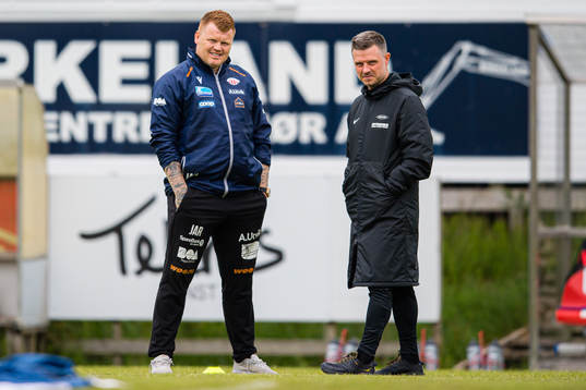 John Arne Riise, head coach of Avaldnes, and Alexander