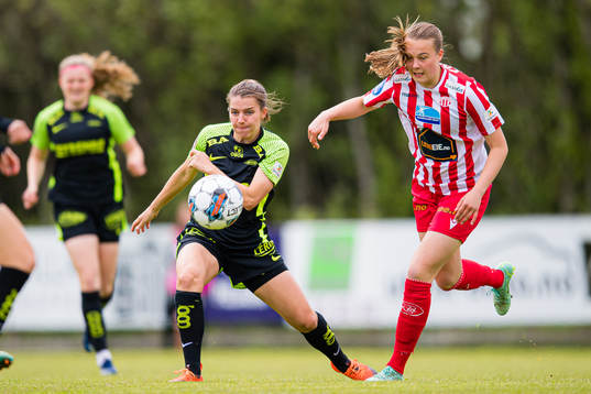 Cecilie Redisch Kvamme of Brann and Cille Nilsen of Avaldnes