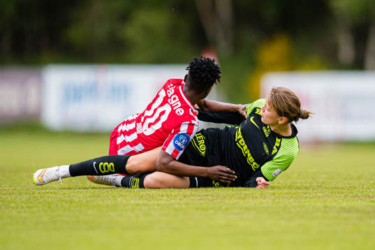 Evelyn Badu of Avaldnes and Rakel Engesvik of Brann