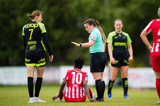 Rakel Engesvik of Brann, Evelyn Badu of Avaldnes and