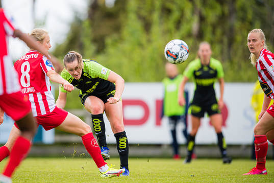 Elisabeth Terland of Brann scores the 1-1 goal