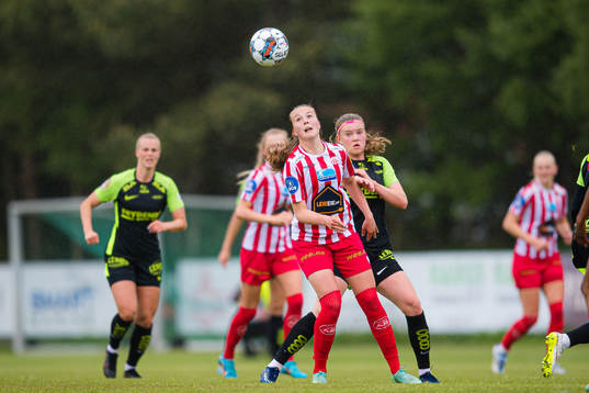 Cille Nilsen of Avaldnes and Signe Gaupset of Brann