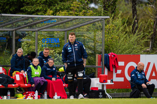 John Arne Riise, head coach of Avaldnes
