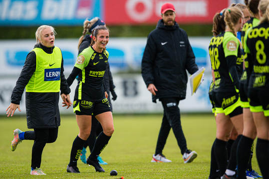 Hanne Larsen and Tuva Hansen of Brann