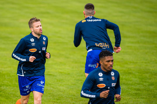Simen Rafn of Aalesund warms up