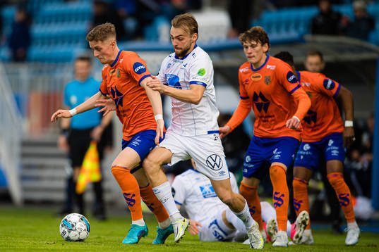 Simen Bolkan Nordli of Aalesund and Julius Eskesen of