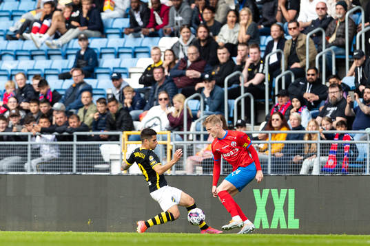 s Nicolas Stefanelli och Helsingborgs Emil Hellman