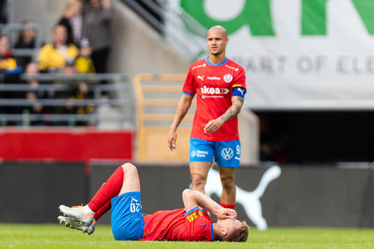 Helsingborgs Dennis Olsson har ont