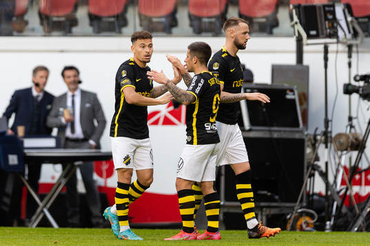 s Jordan Larsson, Nicolas Stefanelli och Alexander