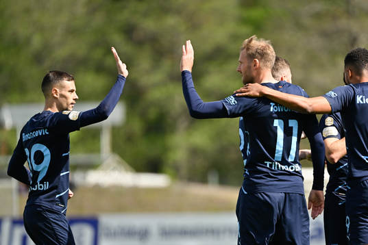 Malmö FFs Veljko Birmancevic och Ola Toivonen jublar