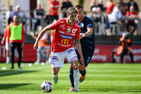 Degerfors Diego Campos och Malmö FFs Eric Larsson