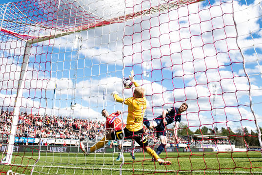 Degerfors målvakt Alfie Malik Whiteman