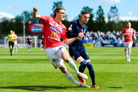 Degerfors Gustav Granath och Malmö FFs Veljko Birmancevic
