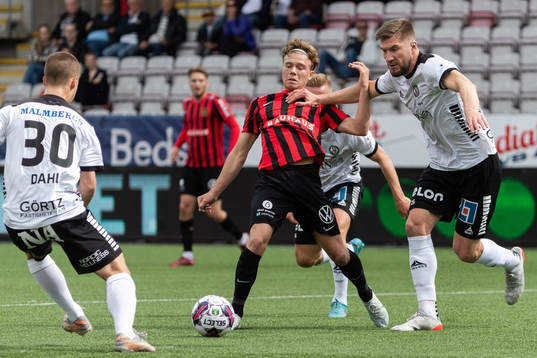 Brommapojkarnas Wilmer Odefalk och Örebros Axel Oskar