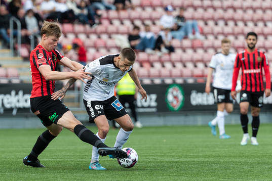 Brommapojkarnas Robin Frej och Örebros Vincent Thill