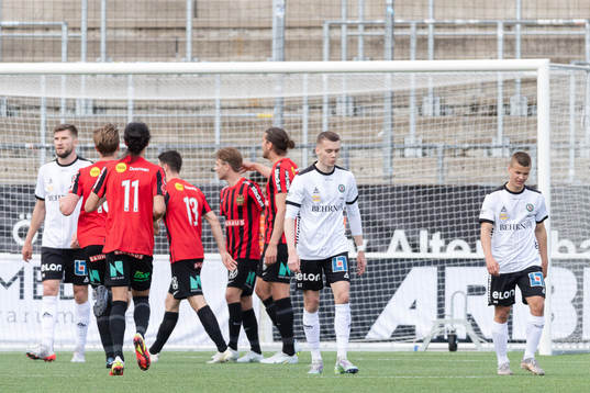 Örebros Jake Larsson och Samuel Dahl deppar