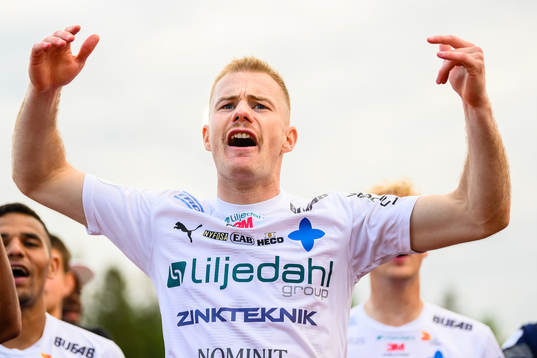 Värnamos Freddy Winsth jublar