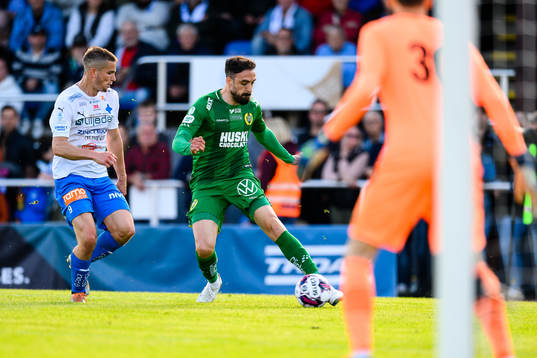 Värnamos Oscar Johansson och Hammarbys Abdul Khalili
