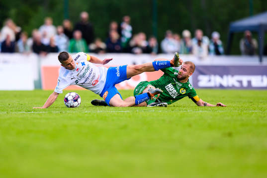 Värnamos Oscar Johansson och Hammarbys Darijan Bojanic