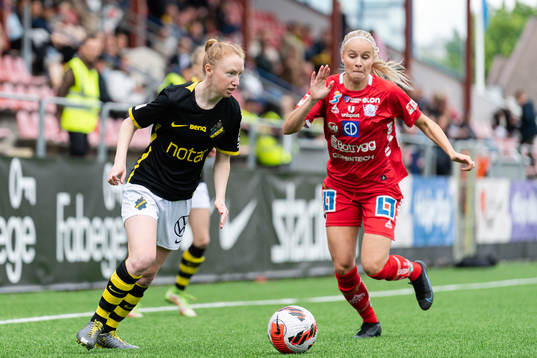 s Caroline Murray och Linköpings Stina Lennartsson