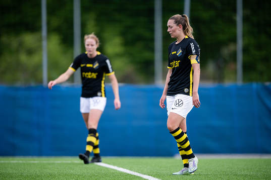 s Sara Nordin och Jennie Nordin deppar
