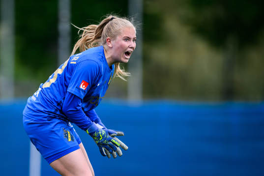 s målvakt Milla-Maj Majasaari reagerar