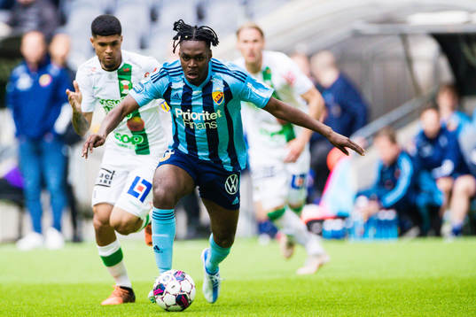 Varbergs Luke Le Roux och Djurgårdens Joel Asoro