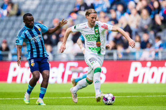 Varbergs Hampus Zachrisson och Djurgårdens Emmanuel Banda