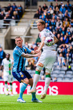 Djurgårdens Victor Edvardsen och Varbergs Hampus Zachrisson