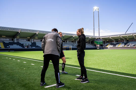 Häckens Luna Nørgaard Gevitz och Elin Rubensson