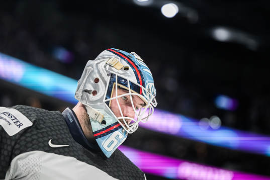 Goaltender Chris Driedger of Canada