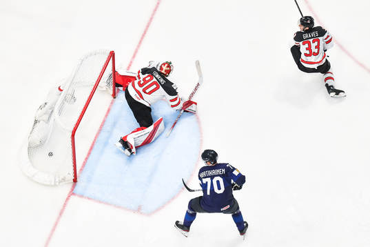 Sakari Manninen of Finland (not in frame) scores 4-3 behind