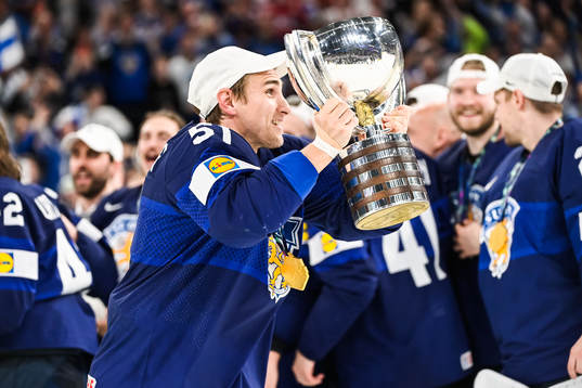 Valtteri Filppula of Finland celebrates
