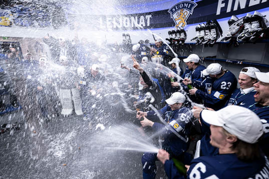 Bläddra bland fler bilder av 2022 IIHF Ice Hockey World Championship, final, Finland - Canada
