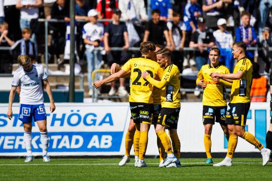 Elfsborgs Oliver Zandén jublar med lagkamrater