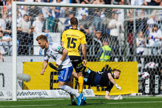 IFK Norrköpings Christoffer Nyman gör 2-2 bakom Elfsborgs