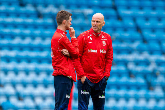 Pål Fjelde and Ståle Solbakken, head coach of the
