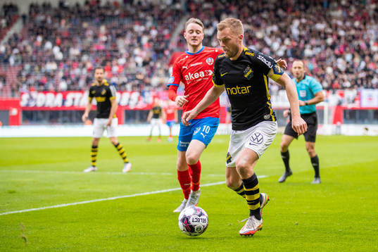 s Sebastian Larsson