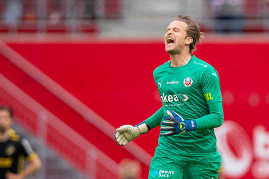Helsingborgs målvakt Anders Lindegaard deppar