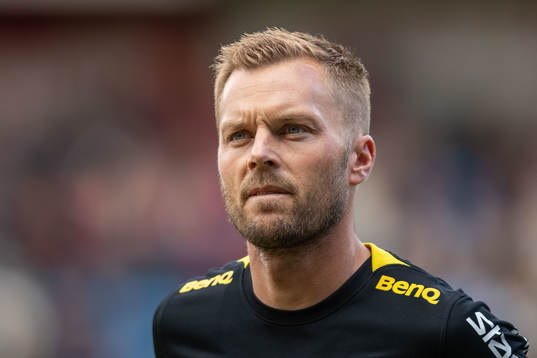 s Sebastian Larsson