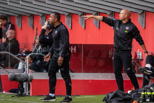 Helsingborgs tränare Alvaro Santos och tränare Mattias