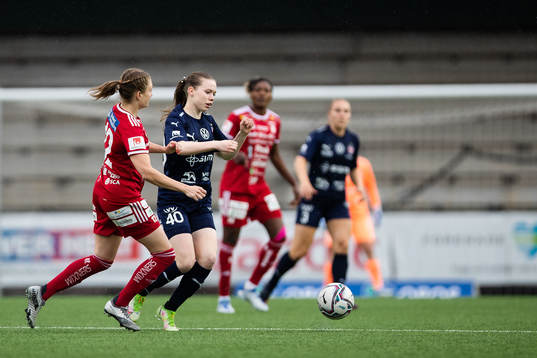 Piteås Fanny Andersson och FC Rosengårds Bea Sprung
